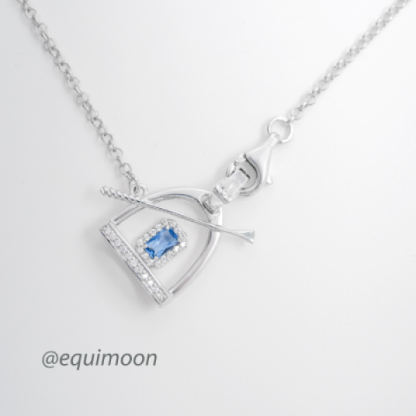 Колье Стремя с хлыстом, EQUIMOON Россия, код EMN_00208 Колье Стремя с хлыстом, EQUIMOON Россия, код EMN_00208